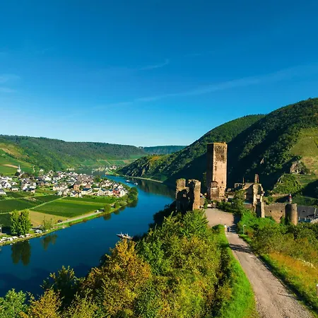 Mosel Village Ellenz-Poltersdorf