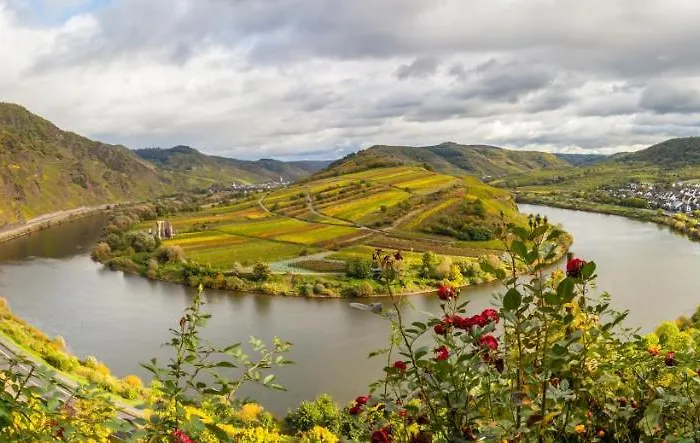 Mosel Village *